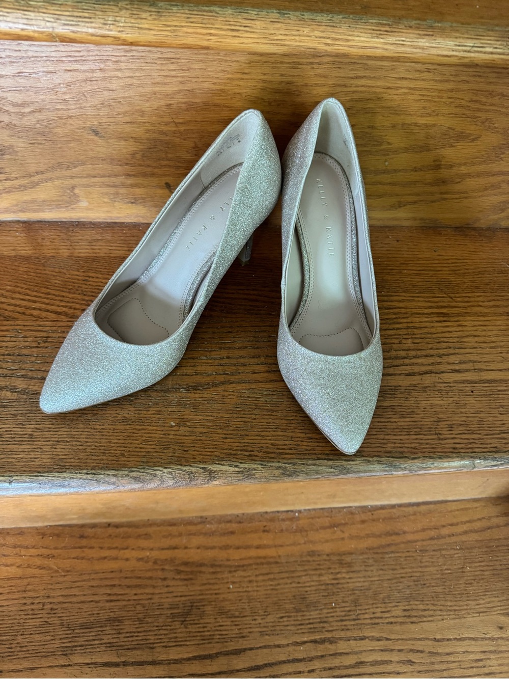 Kelly & Katie Women's Glitter Pointed-Toe 3” Heels - Champagne - sz 8.5